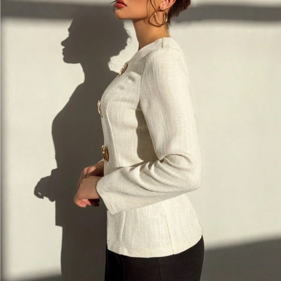 NWT Elegant Off White blazer with floral detail - Picture 4 of 5